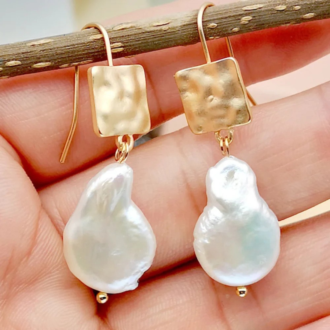 Boucles d'oreilles élégantes avec perles d'eau douce