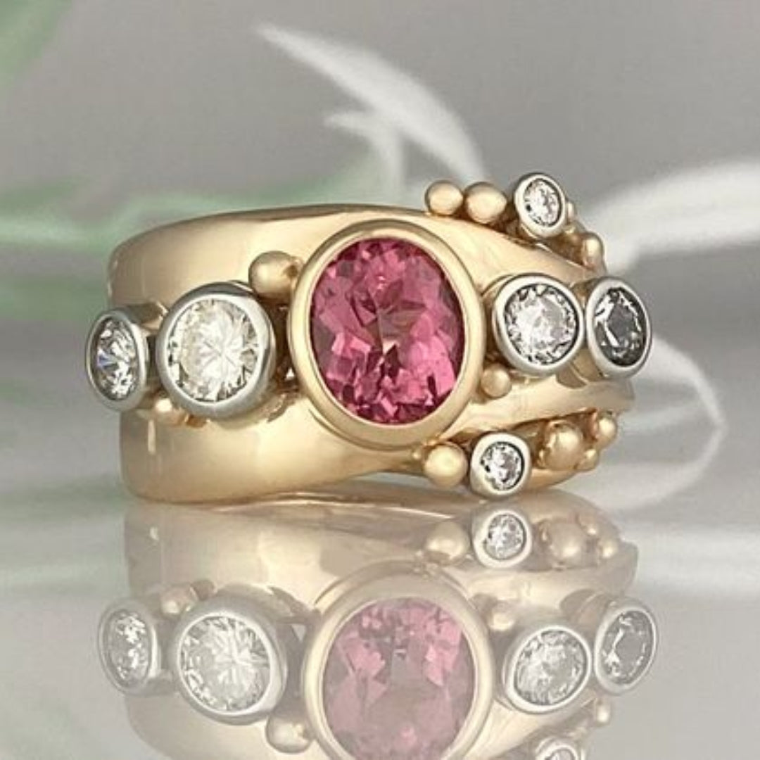 Bague Vintage Dorée avec Zircon Rouge