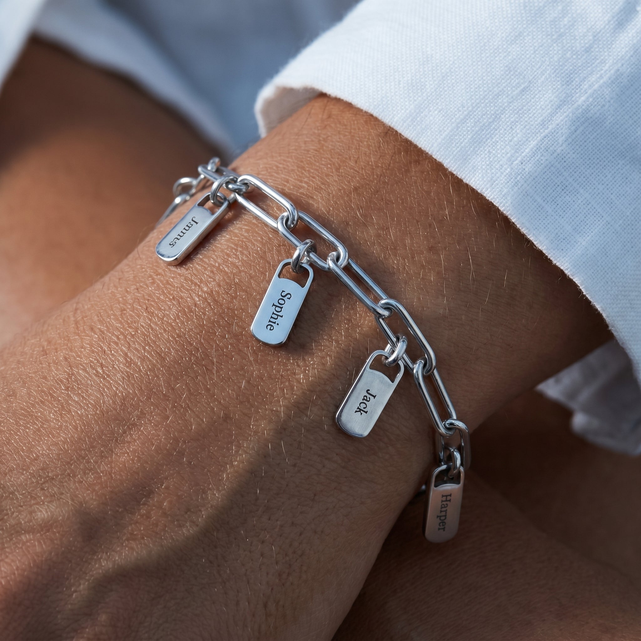 Bracelet personnalisé avec médailles gravées