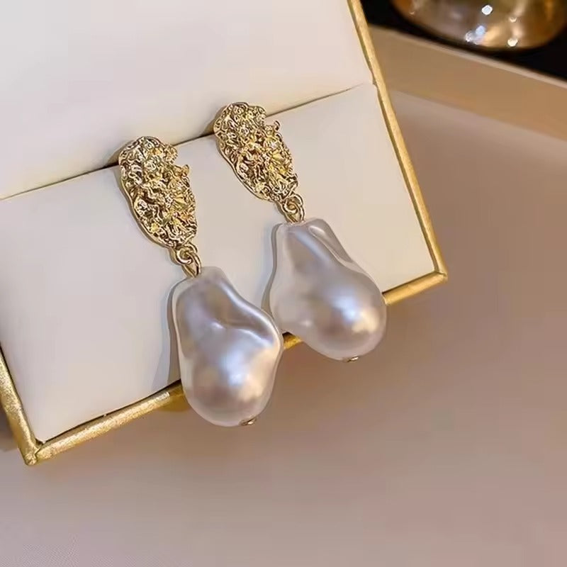 Boucles d'oreilles vintage perles baroques forgées or