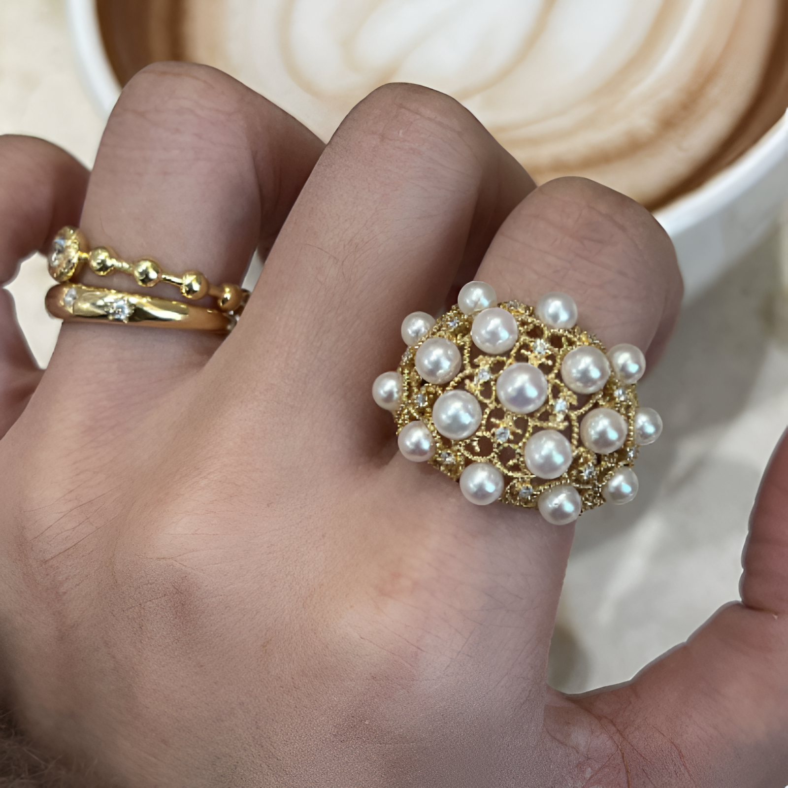 Bague vintage incrustée de perles et de zircones