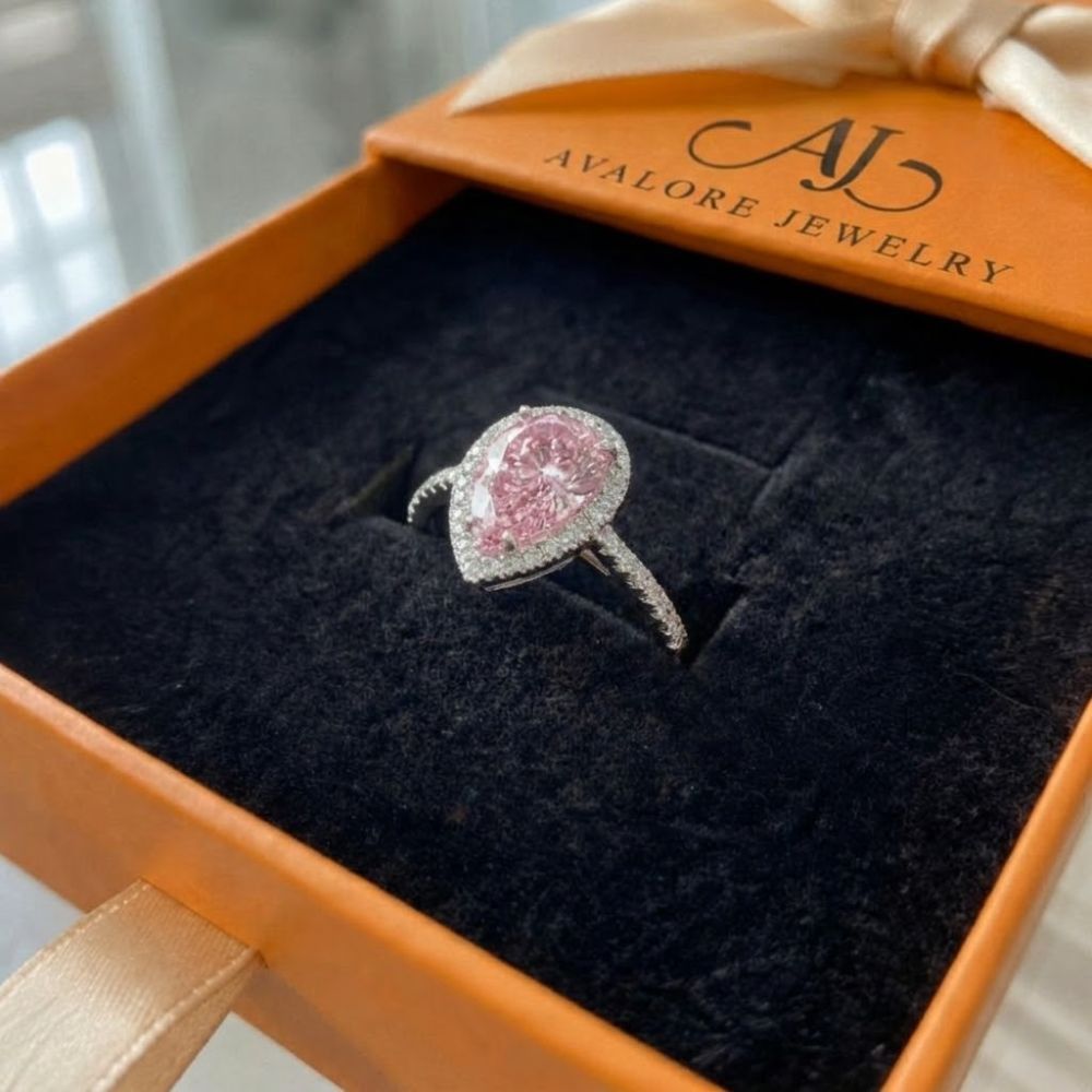 Bague en saphir rose en forme de goutte