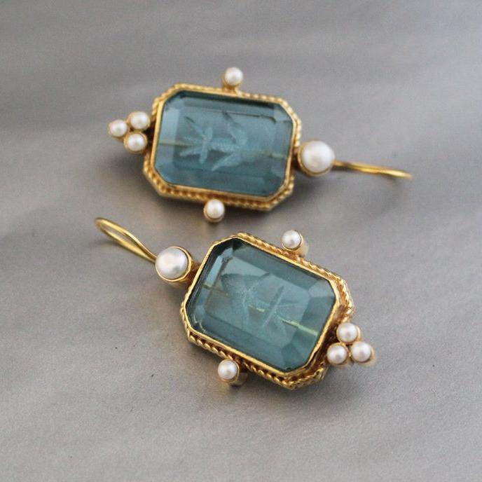 Boucles d'oreilles vintage en perles de pierre bleue