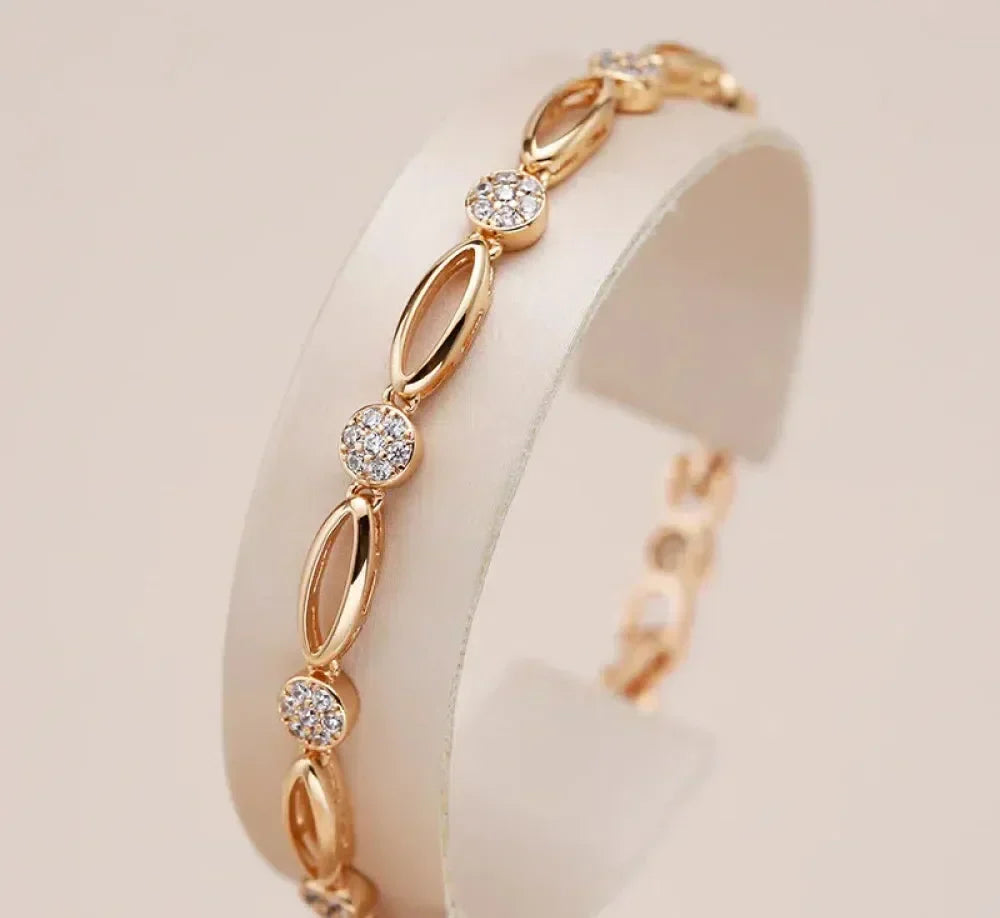 Bracelet élégant en plaqué or et zirconiums