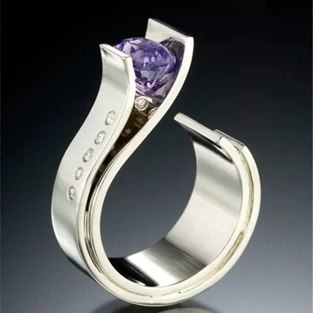 Bague vintage en argent avec zircone mauve