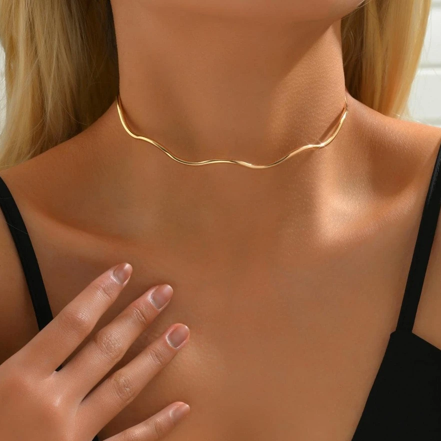 Collier fin vintage doré