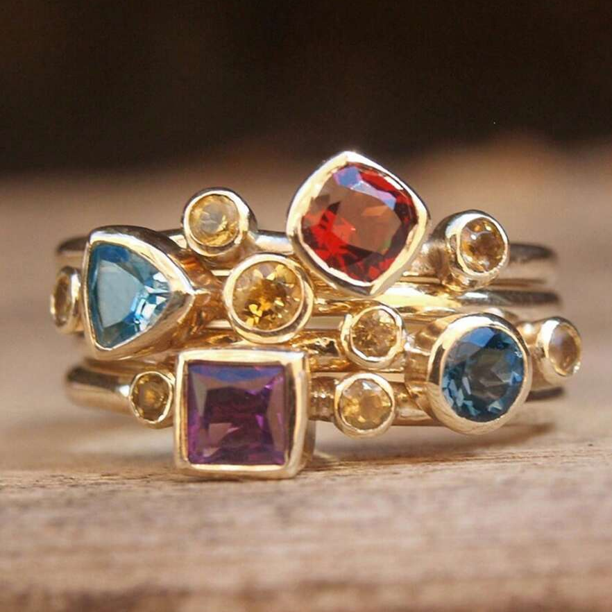 Bague vintage en zircone multicolore dorée