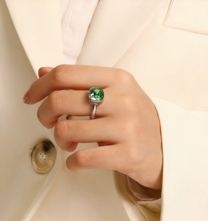 Bague vintage en verre vert