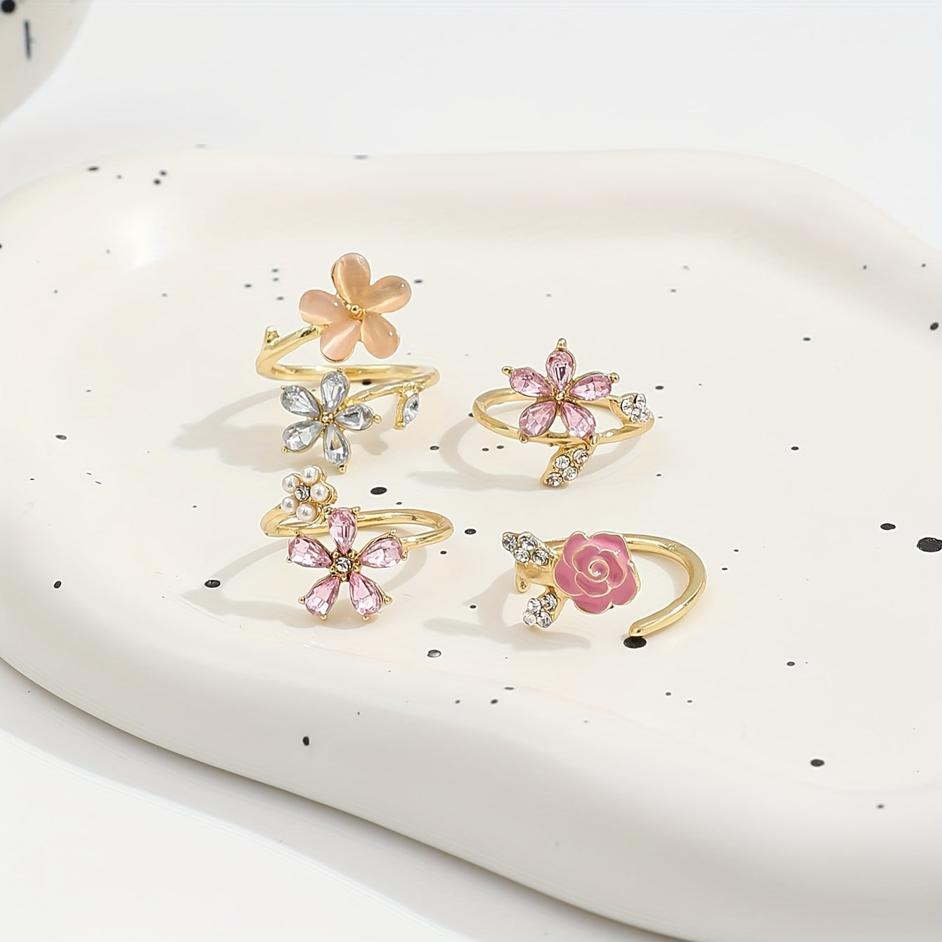 Set Of Alloy Rings With Diamantes And Pearls