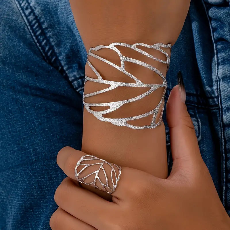 Bracelet manchette vintage motif feuille