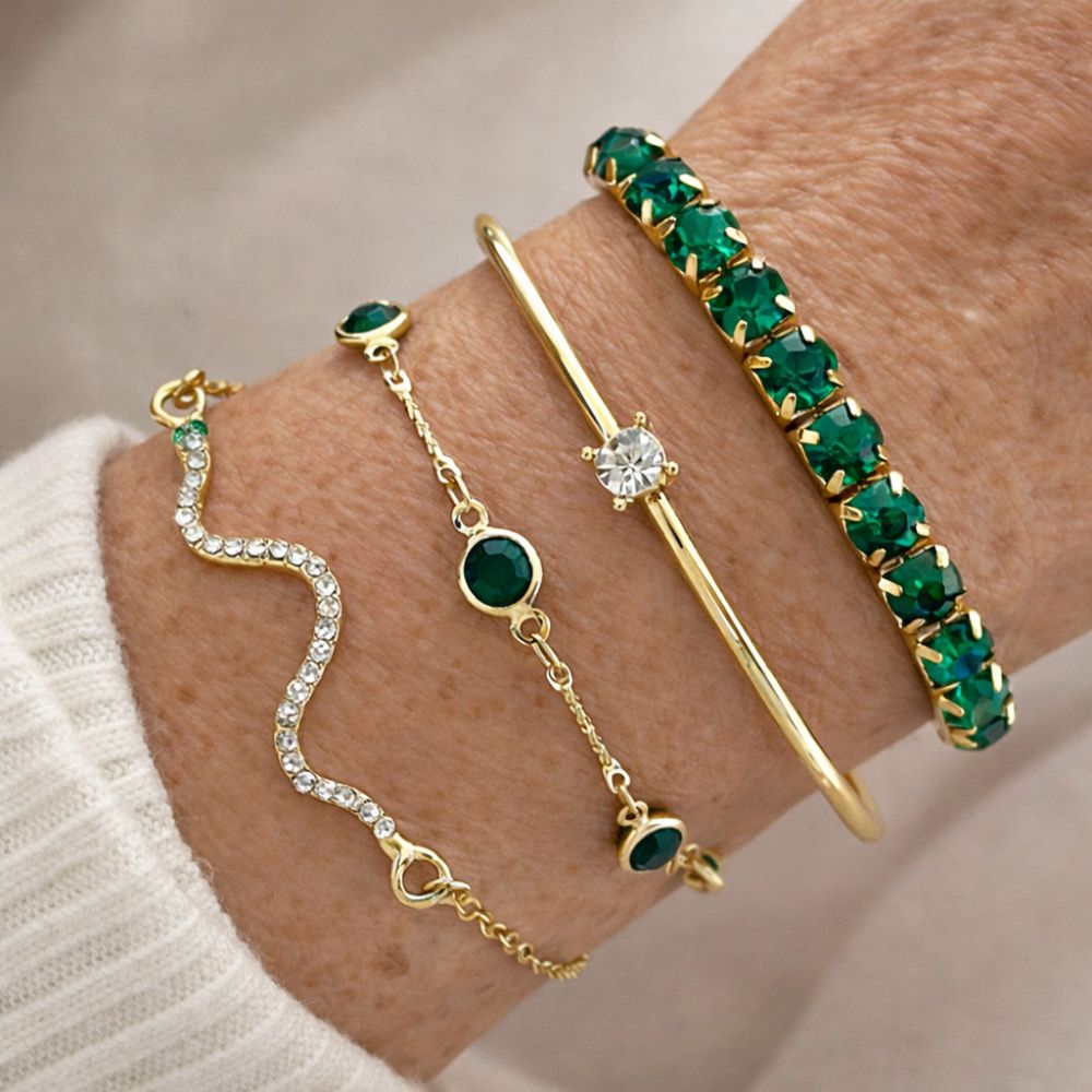 Ensemble de bracelets en pierres précieuses vertes