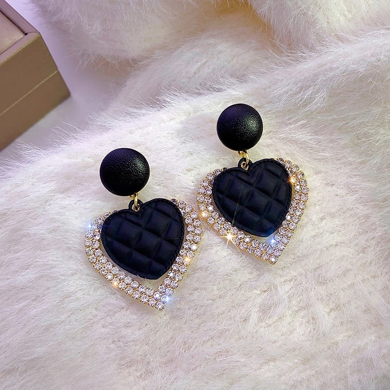 Black Heart Earrings In Gold
