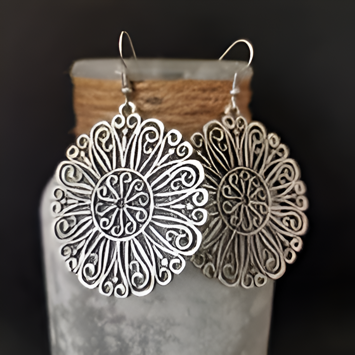 Boucles d'oreilles rondes mandala creuses vintage