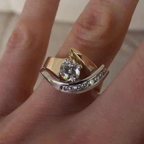 Bague irrégulière or et argent d'inspiration antique avec zircons