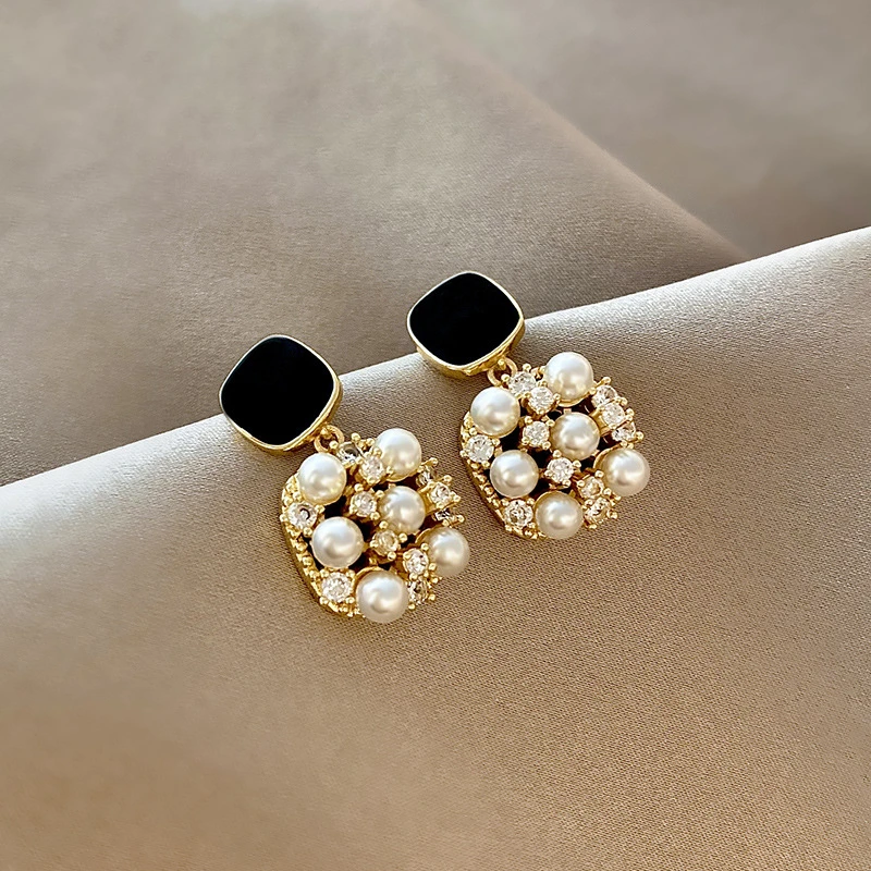 Boucles d'oreilles perles et opale noire en or