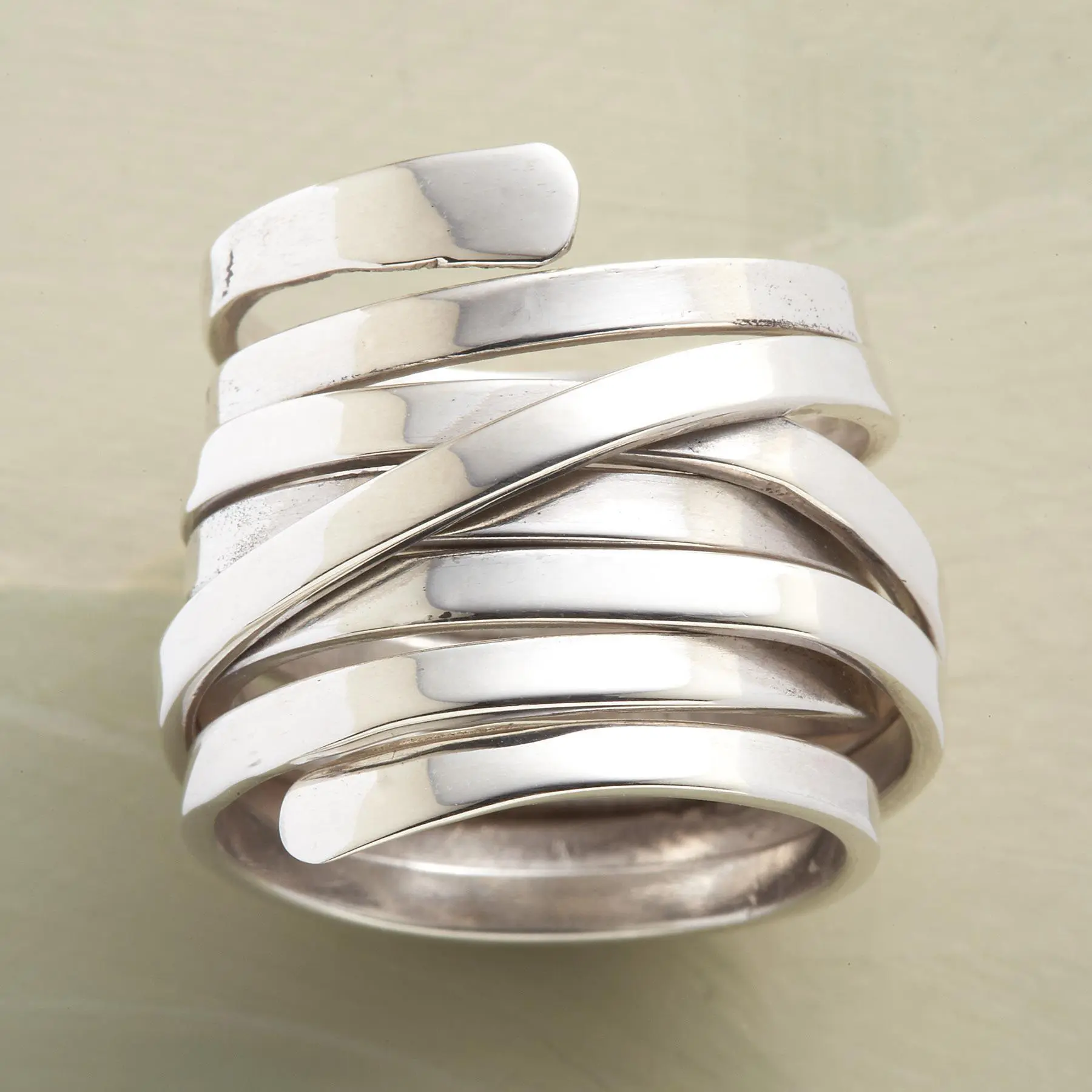 Élégante bague vintage en argent