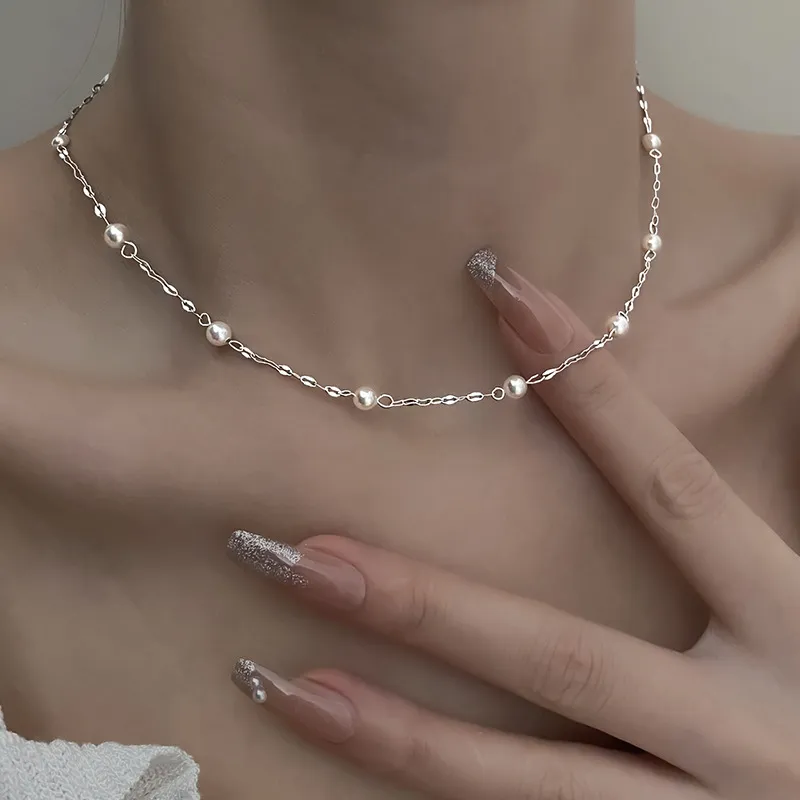 Collier de perles dorées