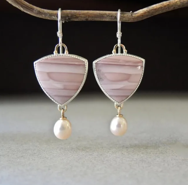 Boucles d'oreilles vintage en perles et pierre rose