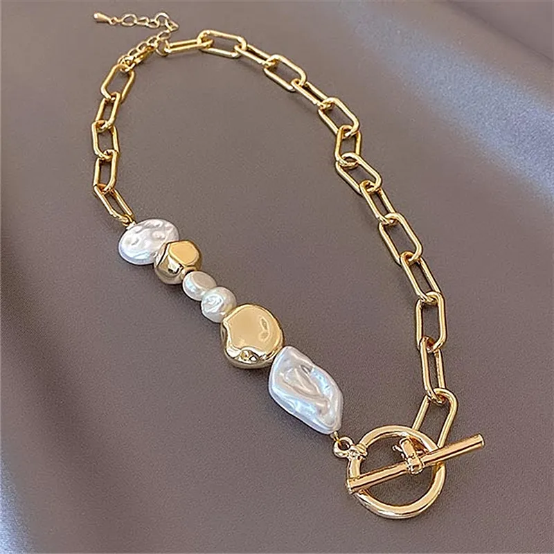 Collier vintage de perles dorées