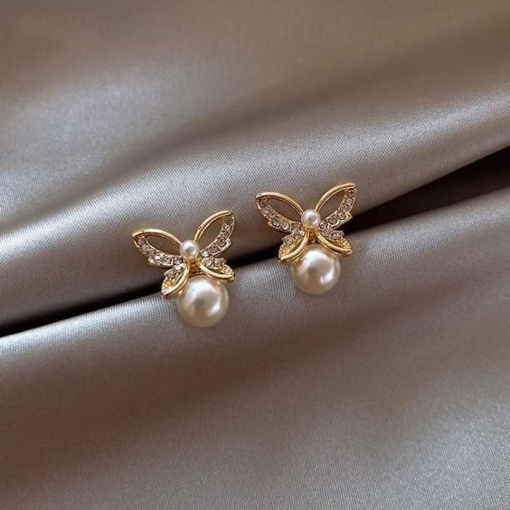 Boucles d'oreilles vintage papillon et perles