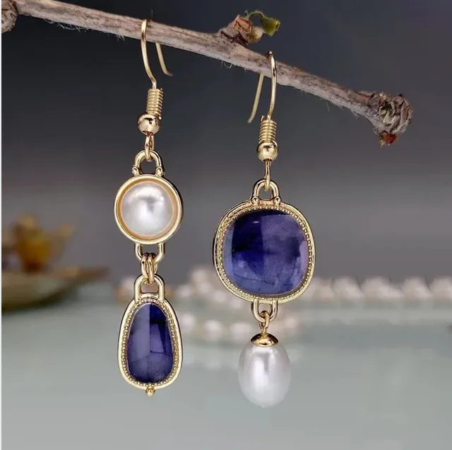 Boucles d'oreilles vintage en or, pierres bleues et perles