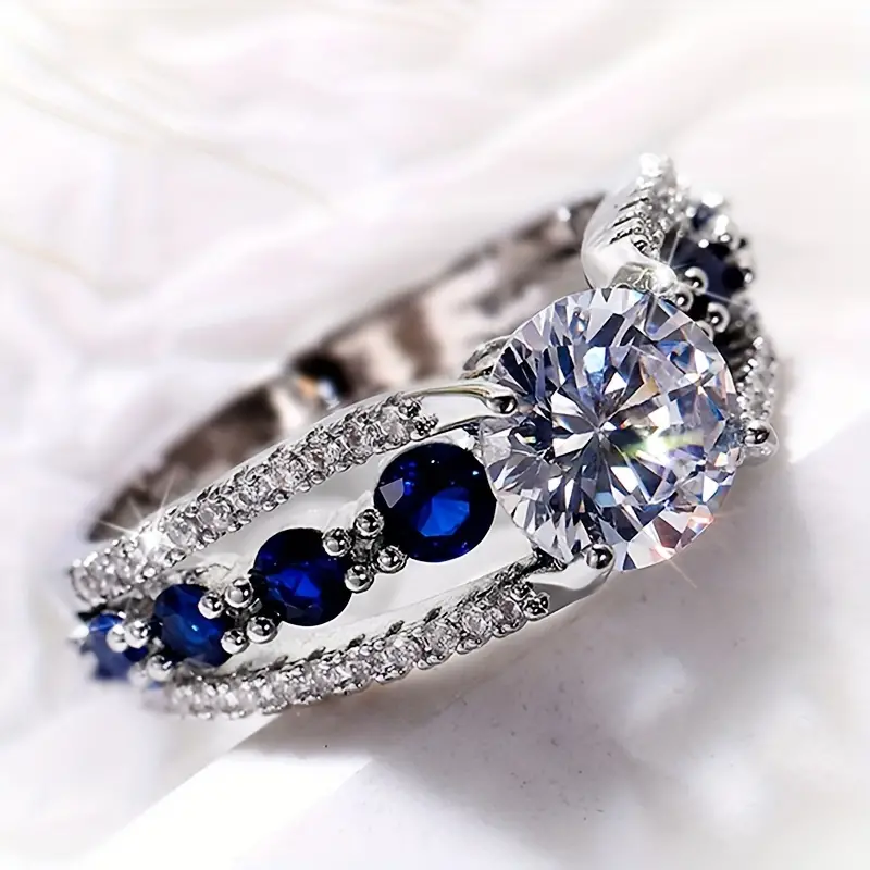 Bague vintage en argent et zircon bleu