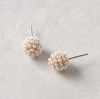 Petites boucles d'oreilles vintage en perles