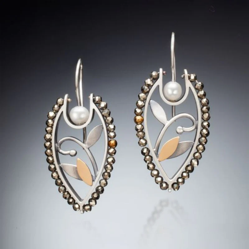 Boucles d'oreilles vintage creuses en fleurs et perles