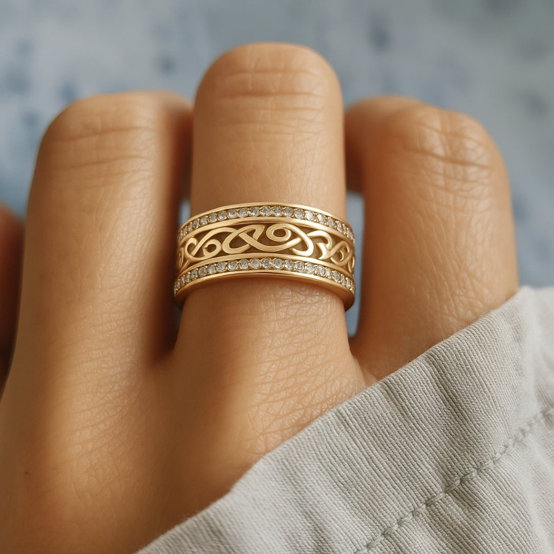Bague en or ajourée brillante