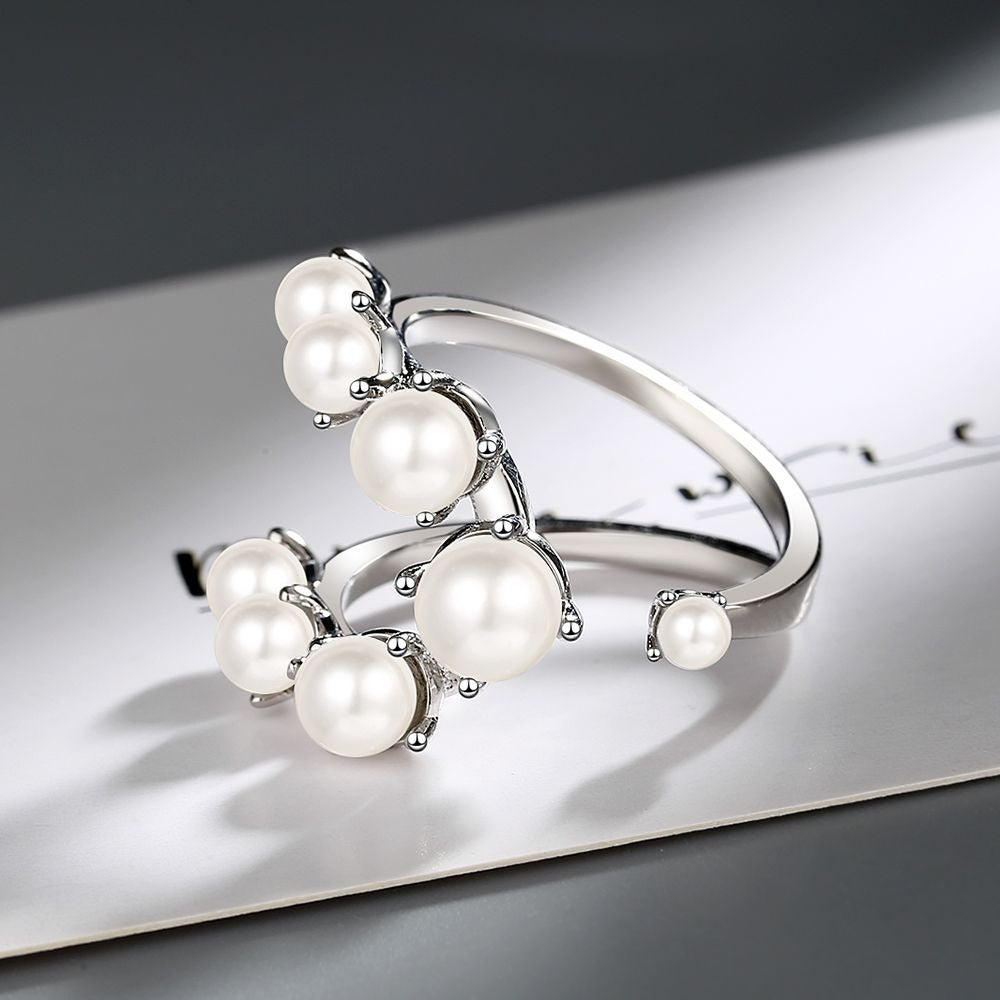 Bague vintage incrustée de perles en argent