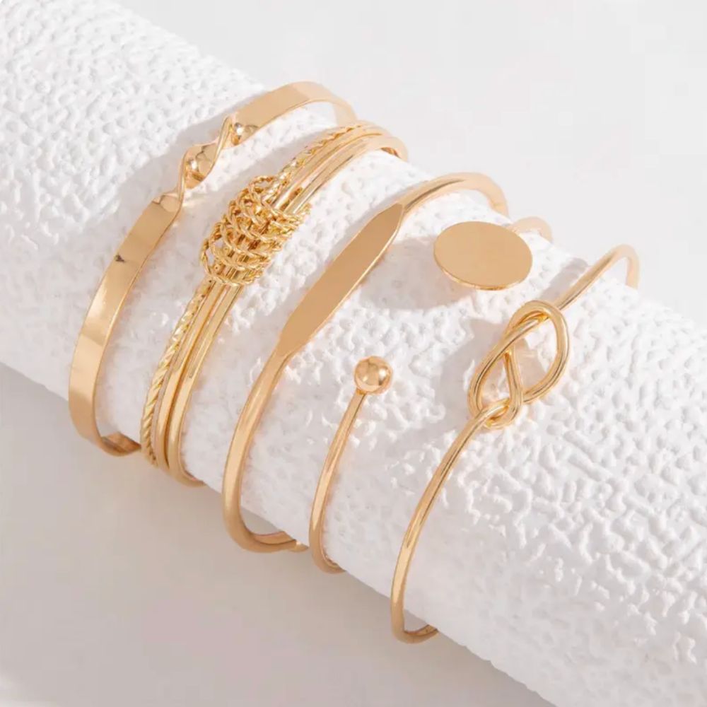 Ensemble de bracelets élégants et noués