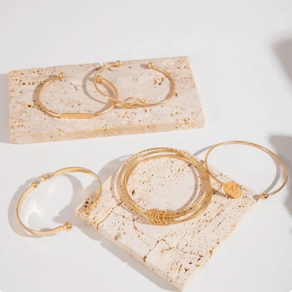 Ensemble de bracelets élégants et noués